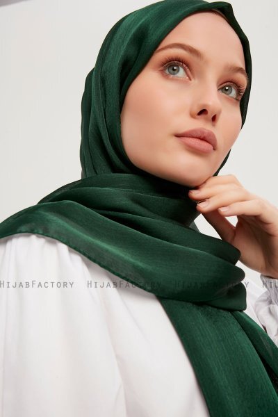 Berrak - Mörkgrön Janjanli Hijab