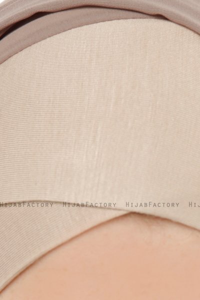 Alara Cross - Ljus Taupe One Piece Chiffon Hijab
