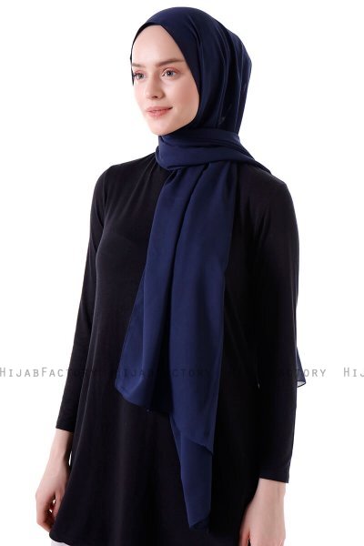 Hadise - Mörk Marinblå Chiffon Hijab