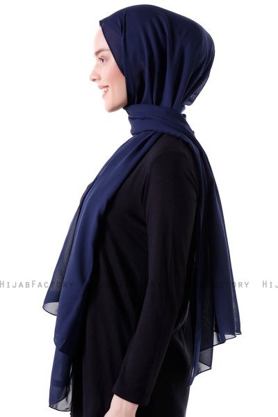 Hadise - Mörk Marinblå Chiffon Hijab