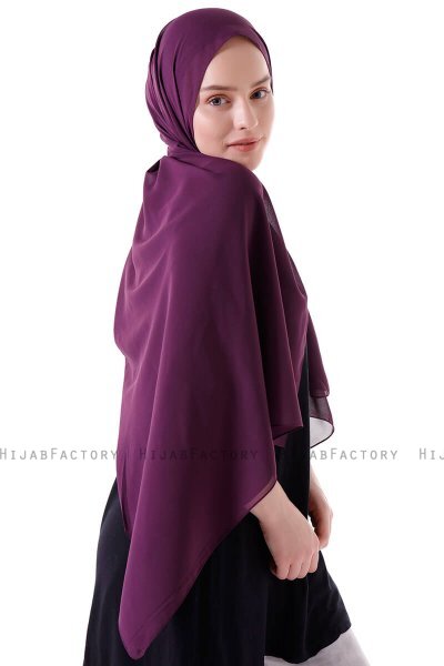 Hadise - Mörklila Chiffon Hijab