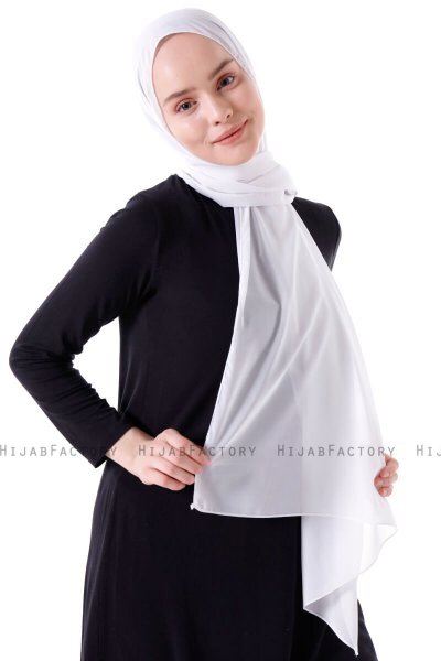 Hadise - Vit Chiffon Hijab