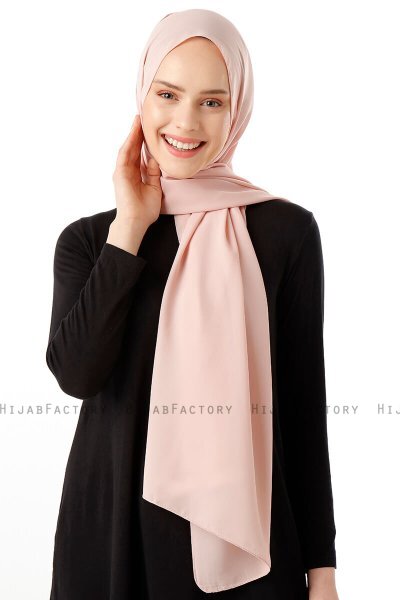 Hadise - Puder Chiffon Hijab
