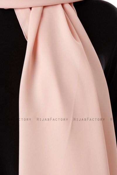 Hadise - Puder Chiffon Hijab