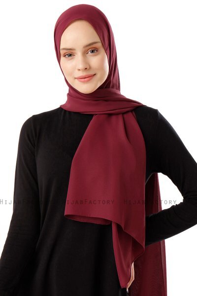 Hadise - Plommon Chiffon Hijab